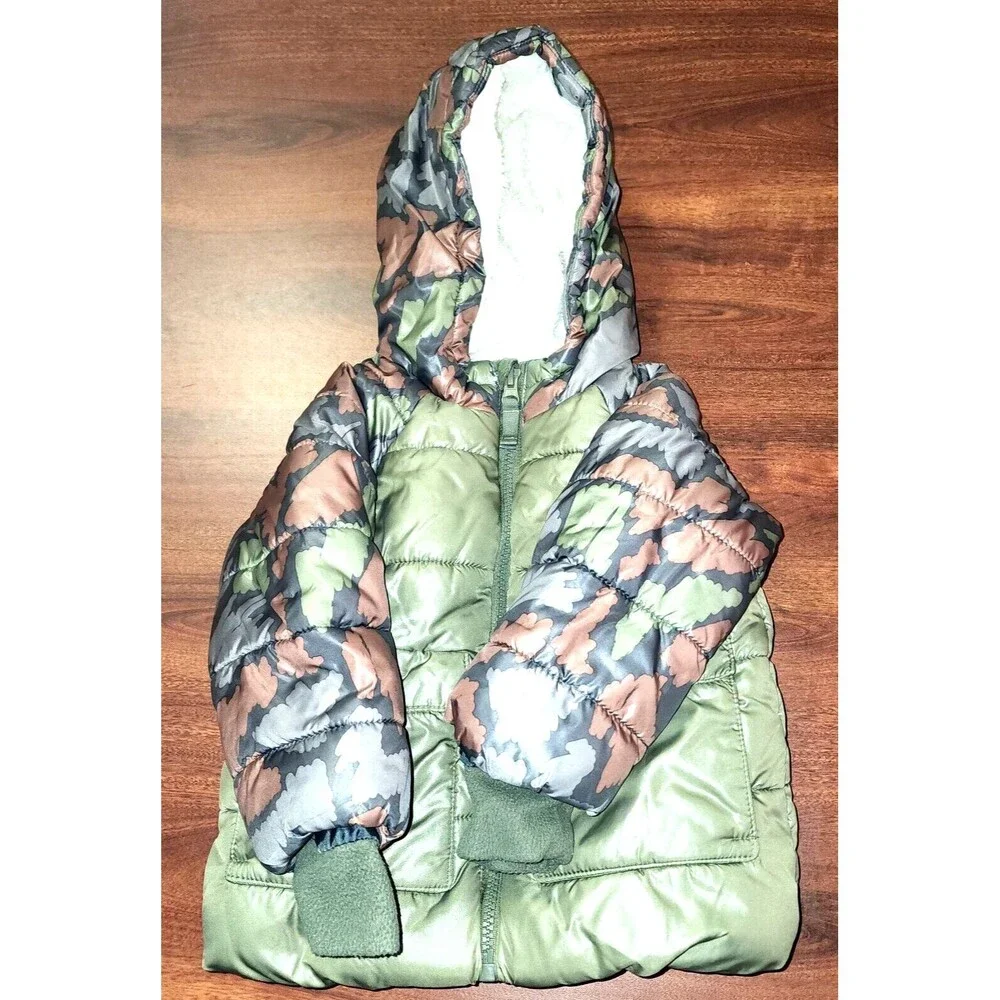 Cat & Jack Boy's Puffer Winter Coat Size 18 Month
